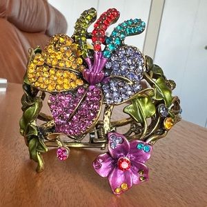 Crystal flower hinge cuff bracelet multicolour